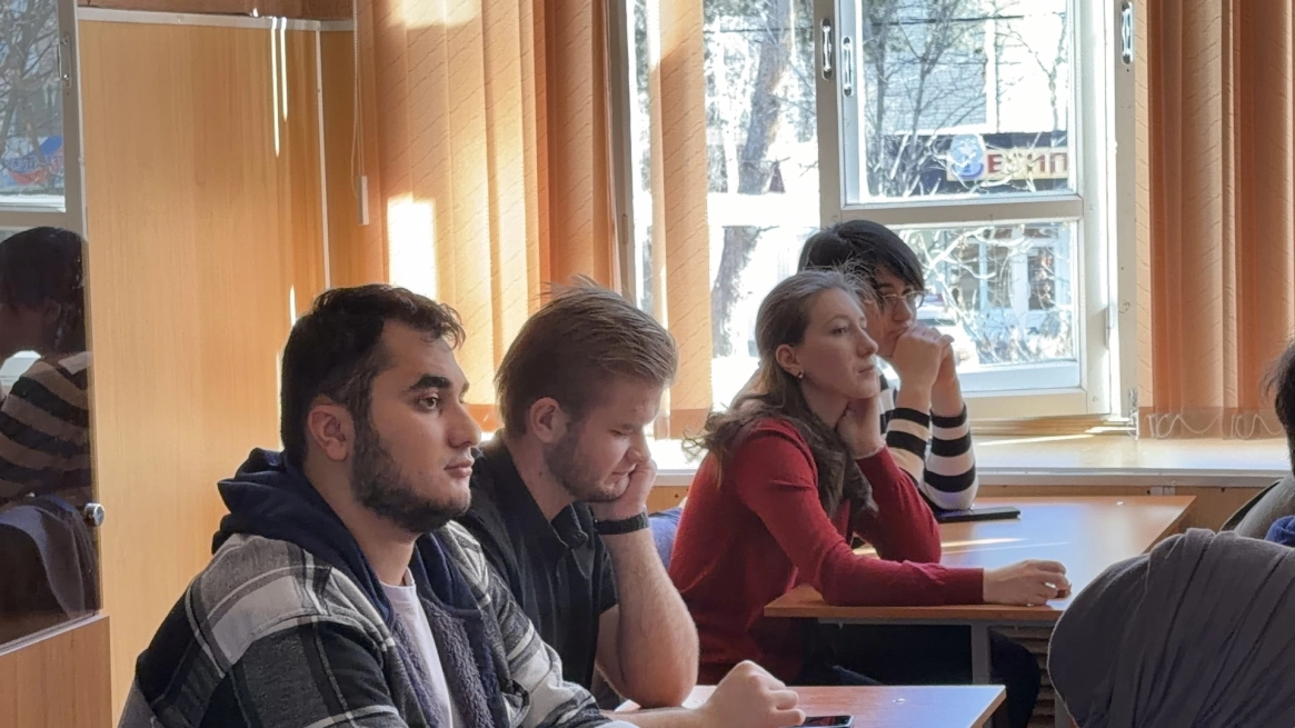 ЦЕМРОС предложил будущим учителями физики и математики карьерные перспективы в школах региона