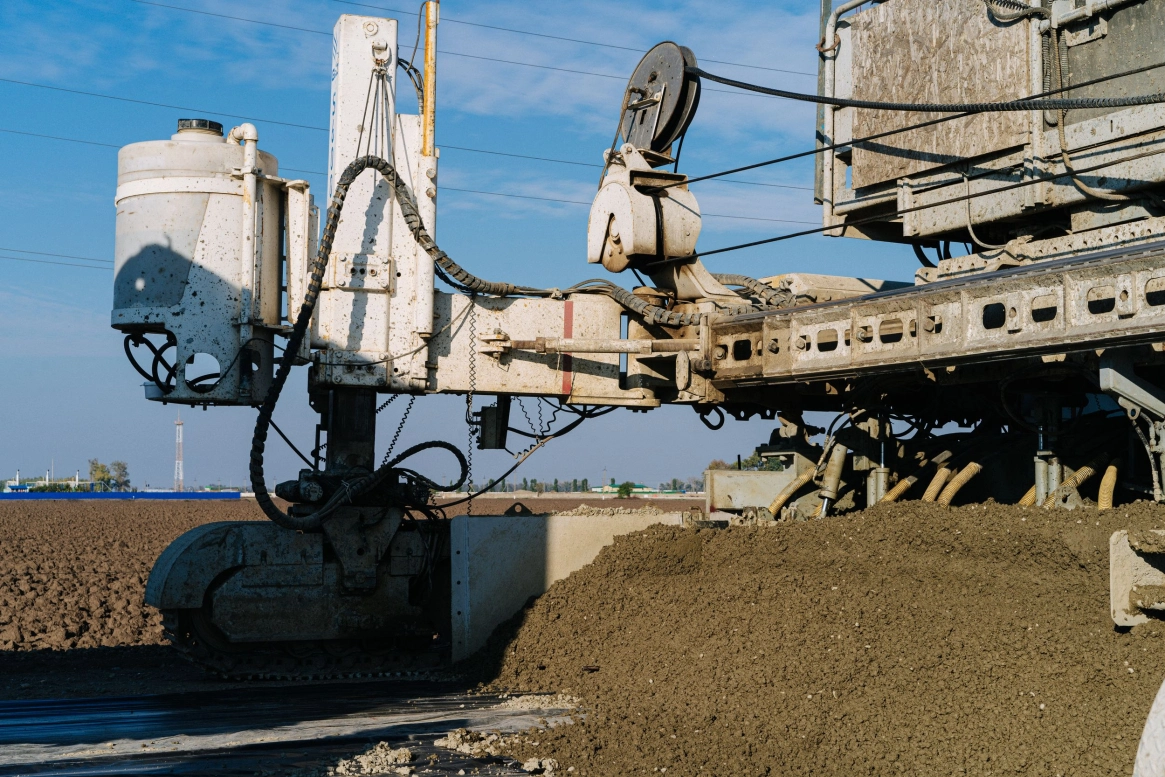 500 дней под нагрузкой, ни одного ремонта и ни рубля на содержание: что стало с первой бетонной дорогой на Кубани