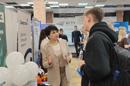 ЦЕМРОС готовит опору отрасли: о чем цементники говорили с абитуриентами