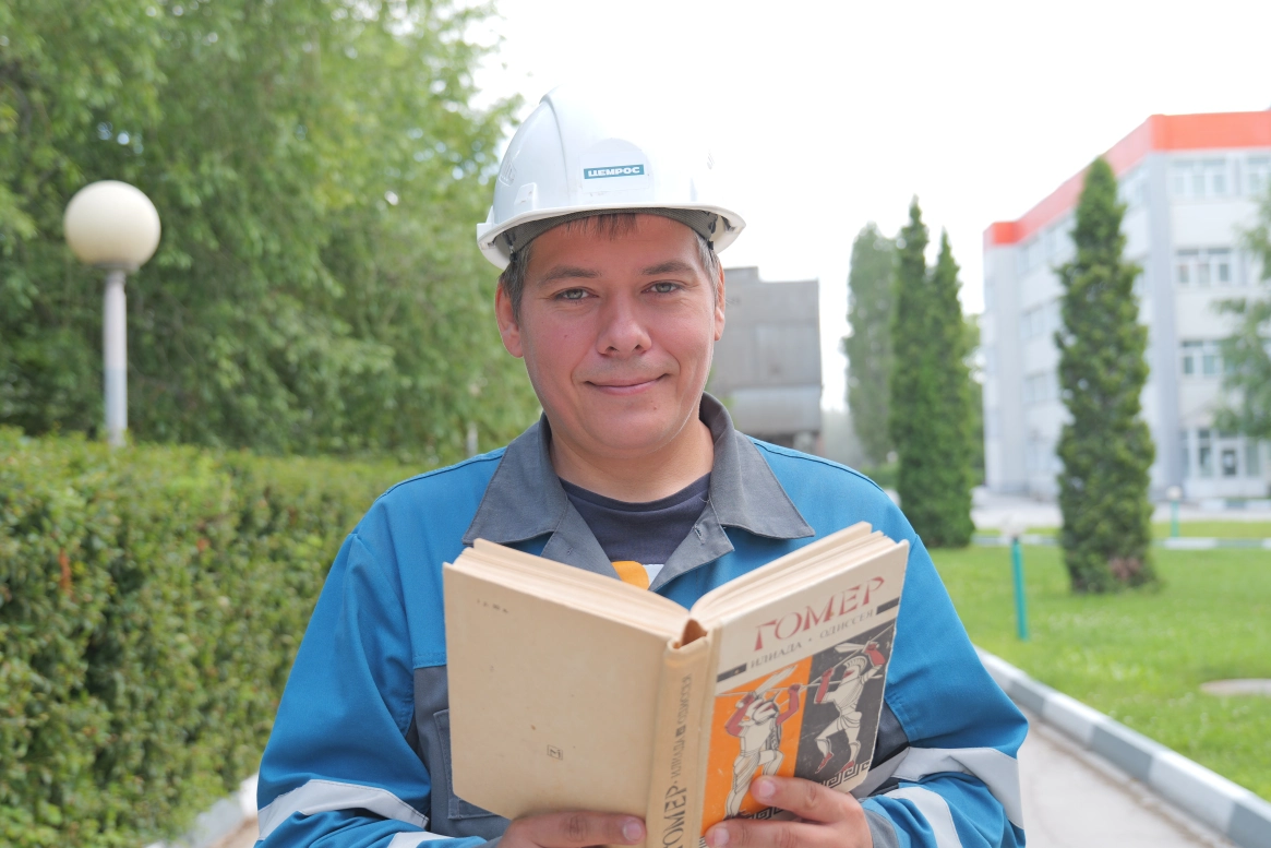 «Читай завод»: как Липецкий филиал ЦЕМРОСа вдохновляет на любовь к книгам