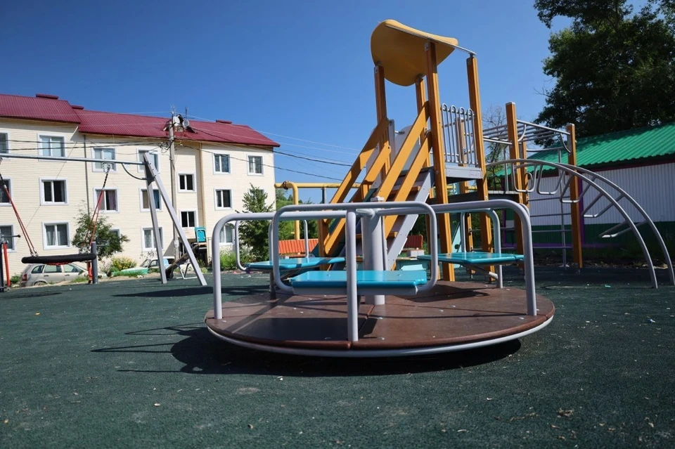В поселке Цемзавод появилась новая детская площадка