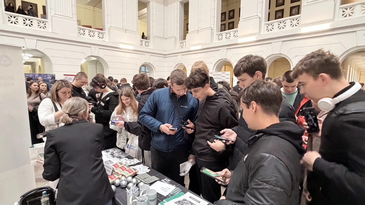 Кавказский филиал ЦЕМРОСа представил карьерные возможности на ярмарке вакансий