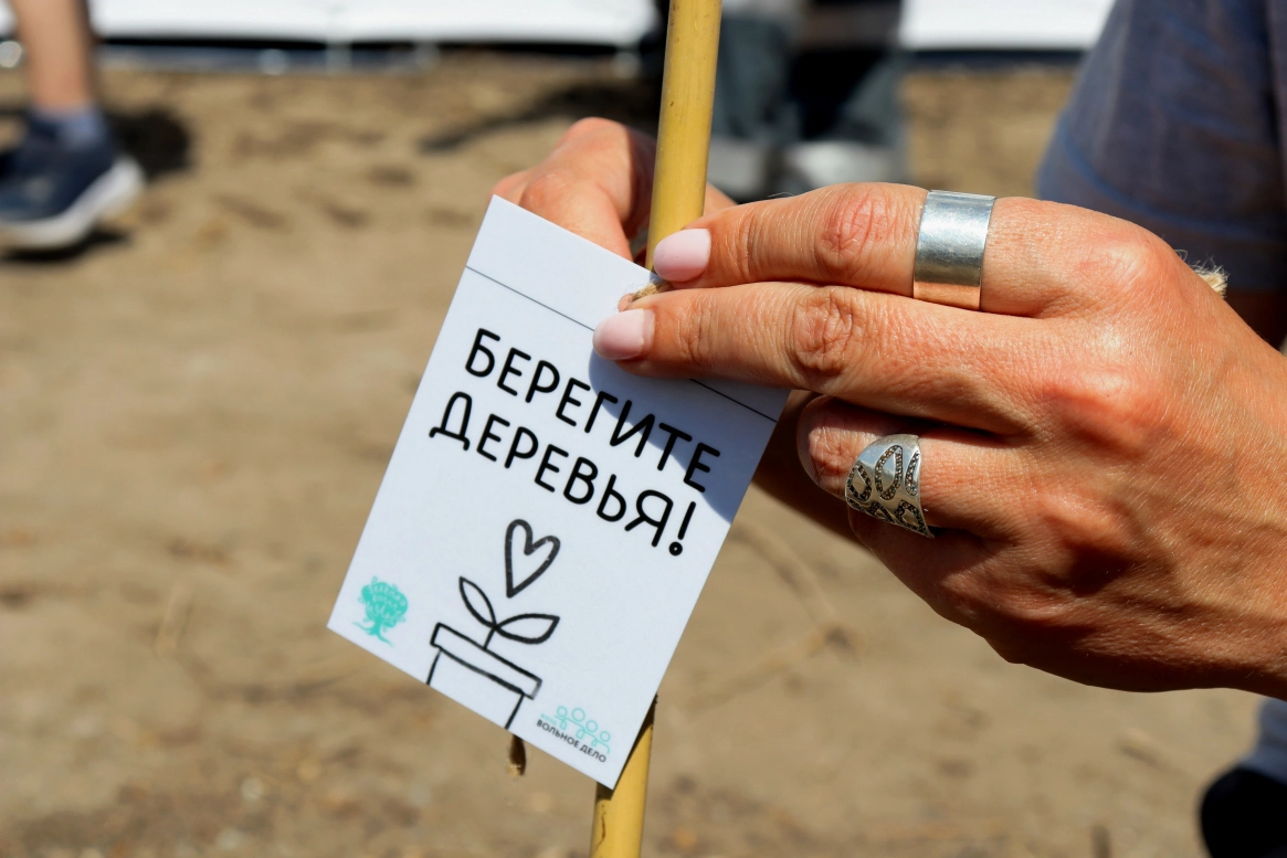 Здесь снова будут яблони цвести: в Подгоренском возрождают исторический сад цементников