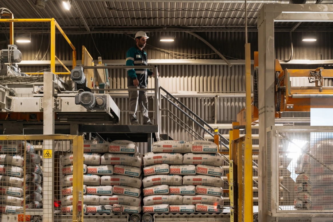 Кавказцемент запустил новую линию паллетирования цемента