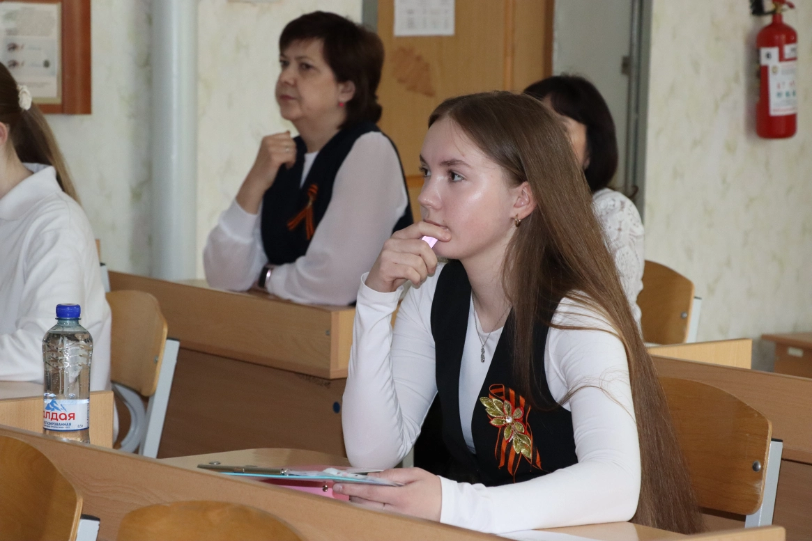 Влюбляем школьников в производство: сотрудники ЦЕМРОСа оценили проекты юных исследователей