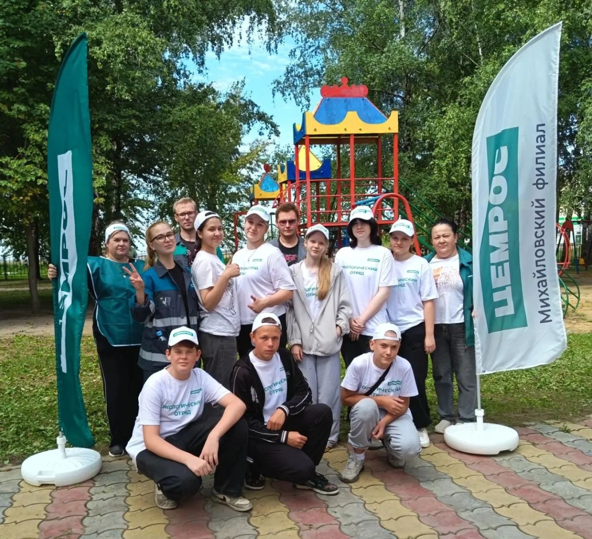Поколение альфа отложило смартфоны и вышло на экоакцию с цементниками