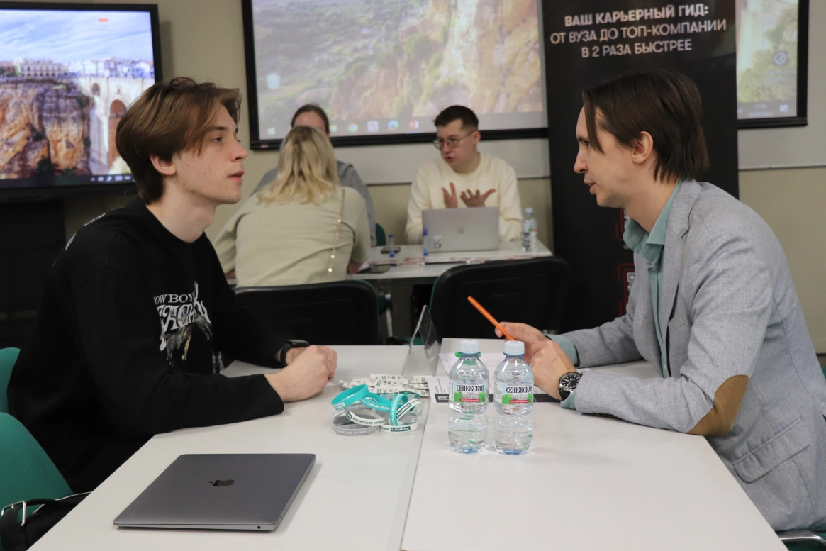 ЦЕМРОС устроил Speed-dating в формате коротких собеседований для студентов МГУ