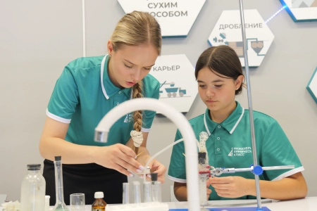 ЦЕМРОС, ВГУИТ и Подгоренская школа запустили инженерно-химический класс