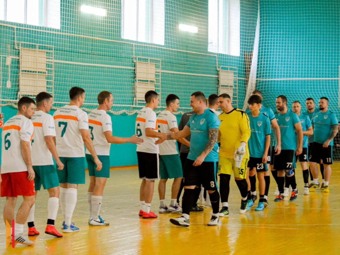Футболисты ЦЕМРОСа взяли серебро на Кубке открытия зимнего первенства