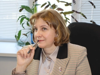 Наталья Клепова, главный эколог службы главного эколога Катавского цемента, повторила кадр из фильма «Москва слезам не верит» (1979 год). Картина получила мировое признание, завоевав «Оскар» в 1981 году в категории «Лучший фильм на иностранном языке».