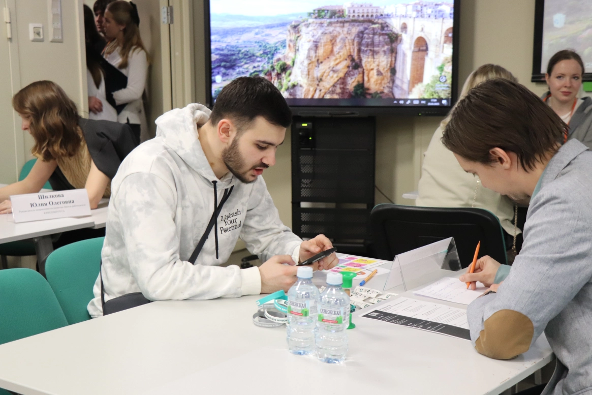 ЦЕМРОС устроил Speed-dating в формате коротких собеседований для студентов МГУ