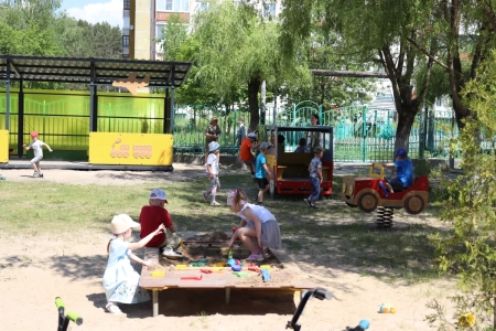 «Жизнь малышей становится красочнее»: Мальцовский портландцемент сделал щедрый подарок детскому саду «Лесная сказка»