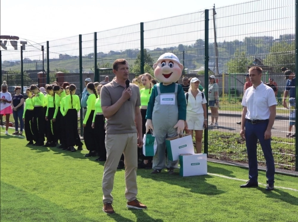 В Катав-Ивановске открылось мини-футбольное поле