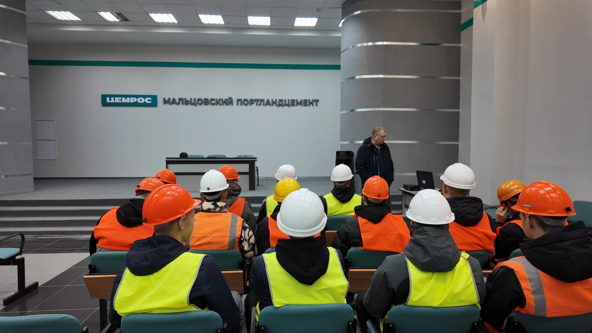 ЦЕМРОС открыл свои двери для почти полутора тысяч школьников и студентов по всей стране
