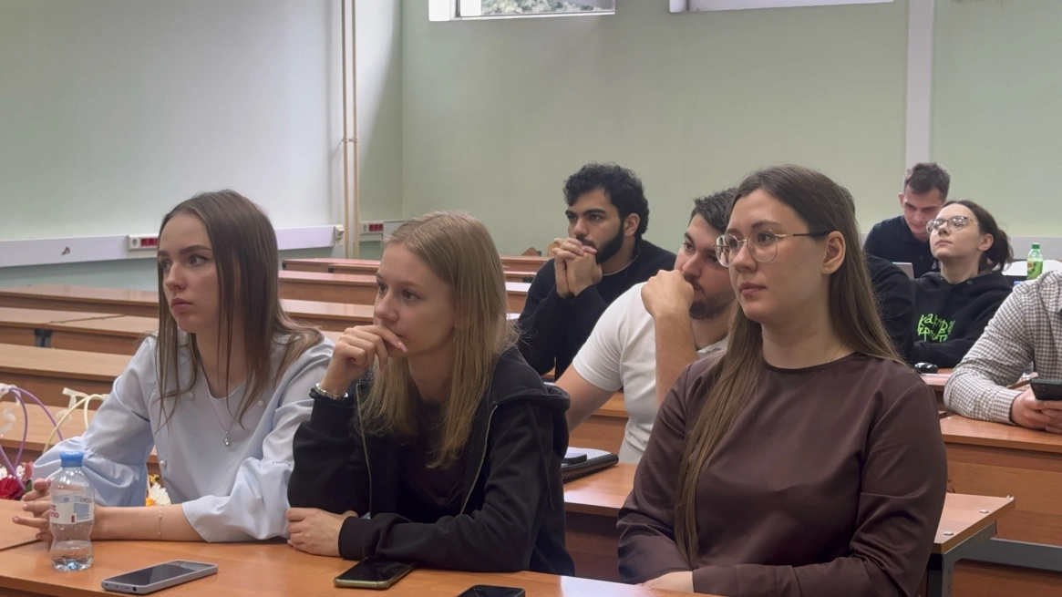 Эксперты ЦЕМРОСа оценили дипломные проекты будущих дорожников и управленцев