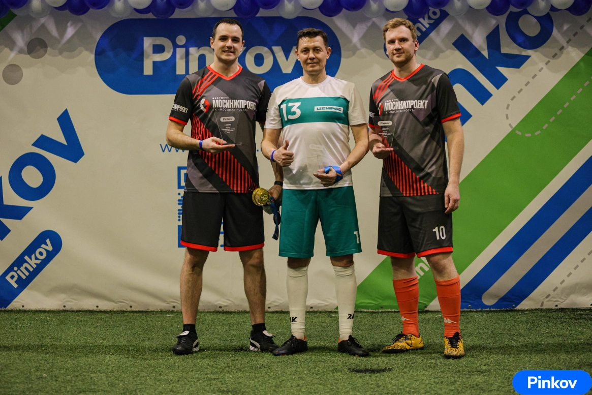 Испытание на сыгранность: сборная ЦЕМРОСа вернулась на поле «Кубка Мосстрой»