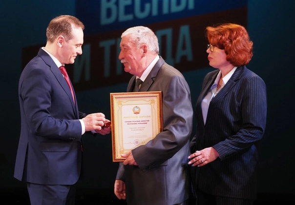 Семья, отработавшая 134 года на заводе ЦЕМРОСа, была признана лучшей трудовой династией Мордовии