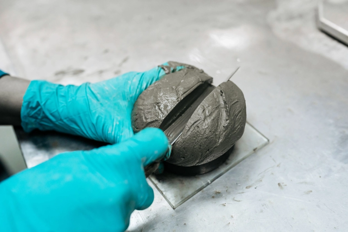 Наталья Стржалковская рассказала о перспективах использования бесклинкерного цемента в России