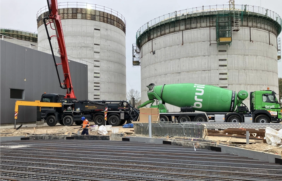 Французская компания утроила объем производства бесклинкерного цемента