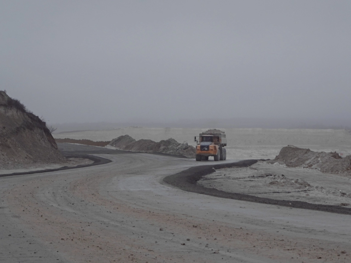 Дорога устойчивости: в карьере «Ольховый лог» появилась новая бетонная трасса