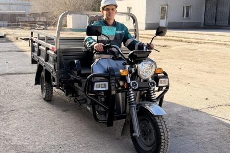 Он не устает и всегда на ходу: у энергетиков Кавказского филиала появился «железный» коллега