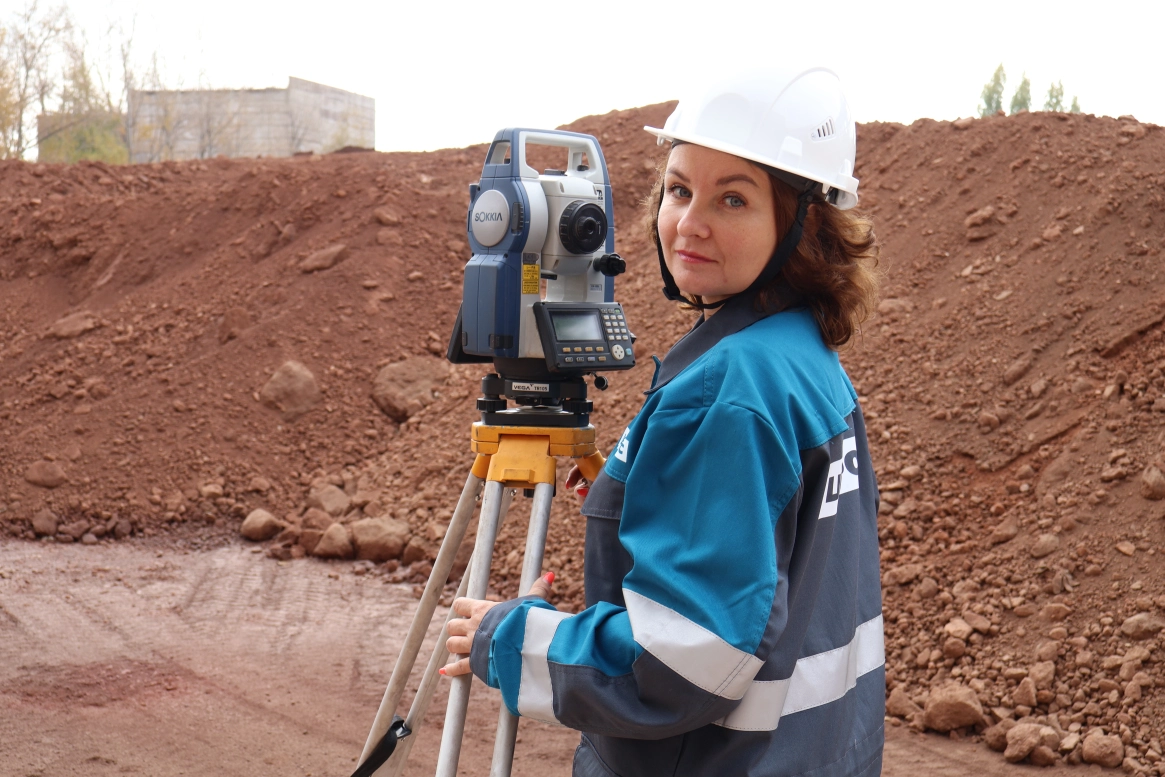 «Женская» сила профессии: маркшейдер Ольга Черкашина нашла своё призвание на заводе