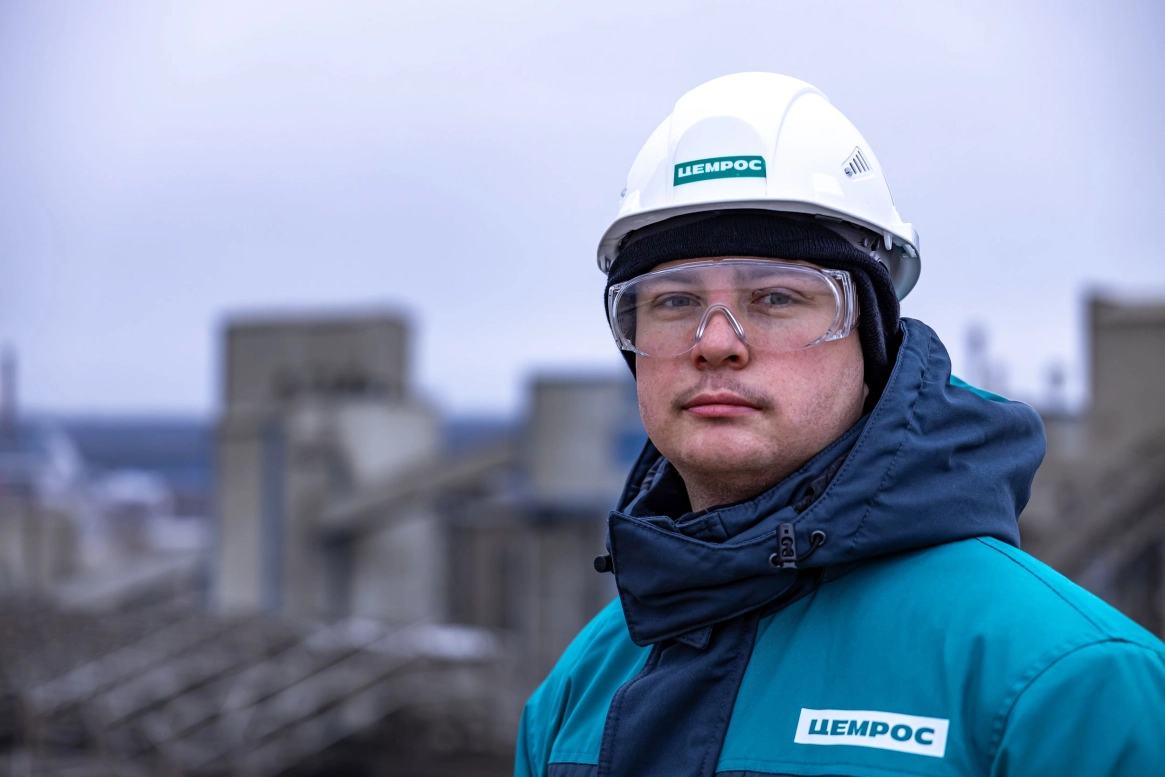 В объективе – люди труда: ЦЕМРОС стал «Новым лицом промышленности России»