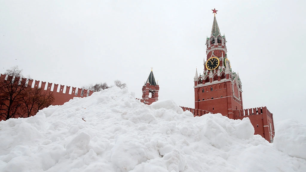 Всю страну замело: как русская зима связывает руки цементникам